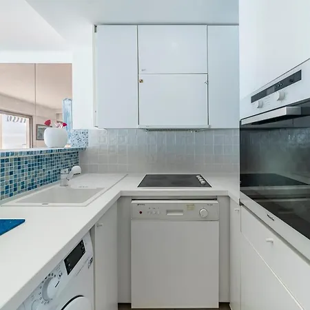 Wdf Sea-view One Bedroom Heart Of Apartment *